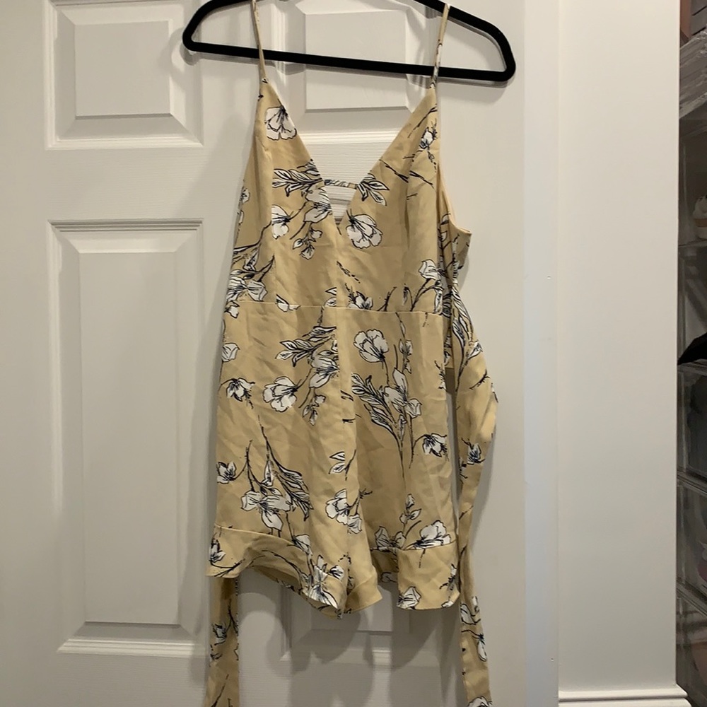 Nude floral tie romper